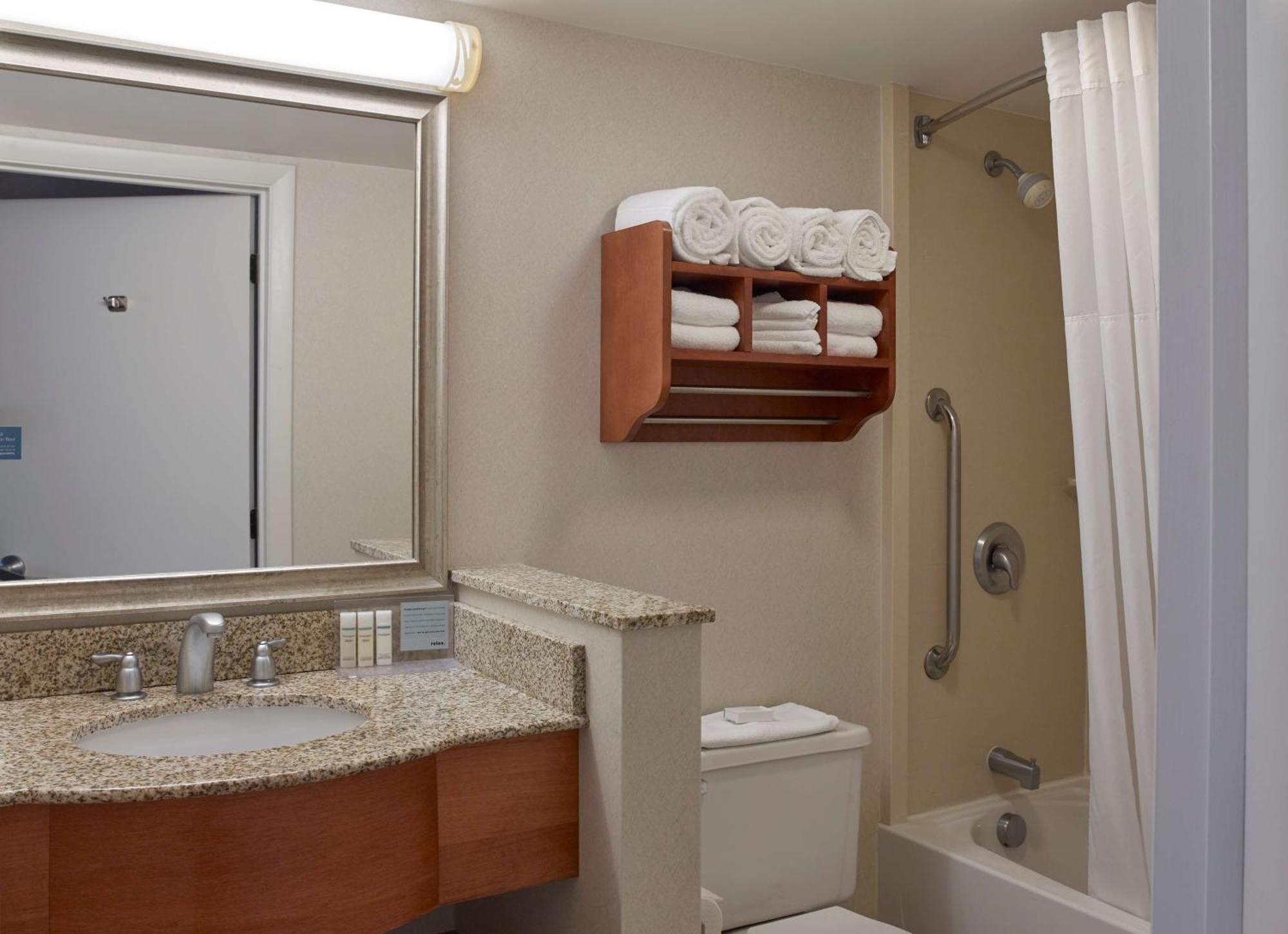 Hampton Inn Portland-Airport South Portland Kültér fotó